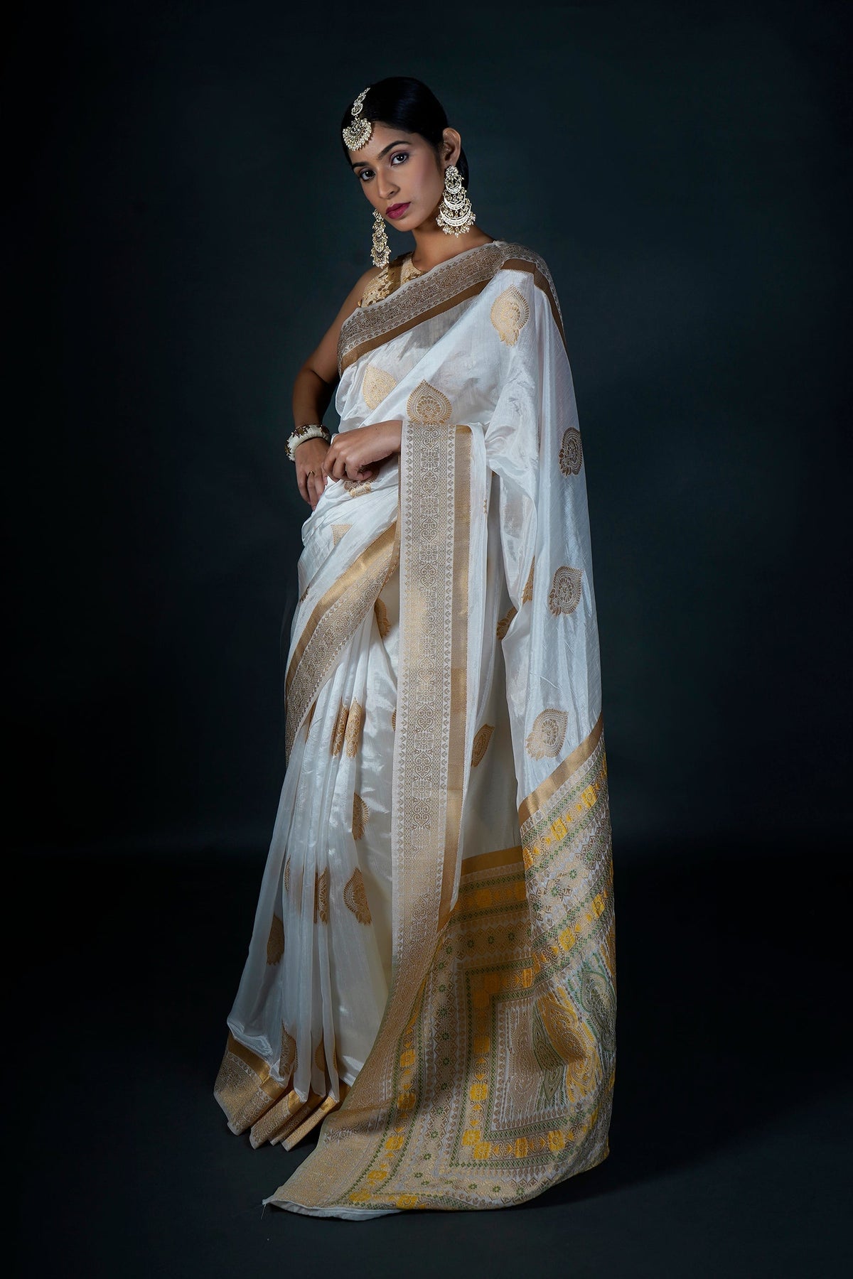 The Auspicious White Weave