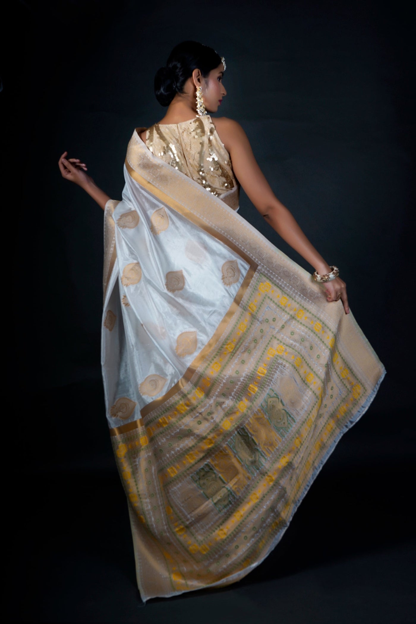 The Auspicious White Weave