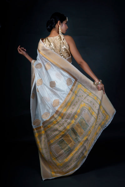 The Auspicious White Weave